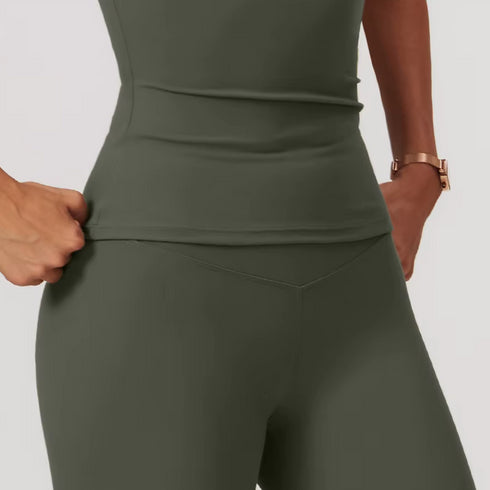 Women's Crew Neck Short Sleeve Shirt – Form Fitting Athletic Blend Fabric